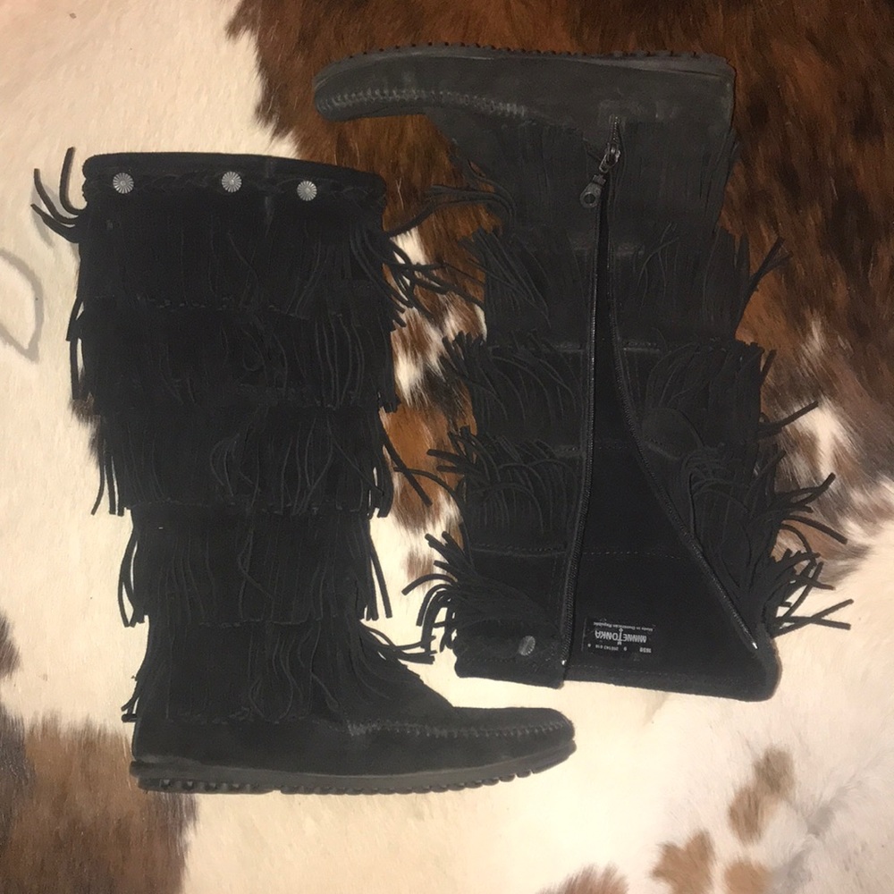 Worn once Minnetonka boots